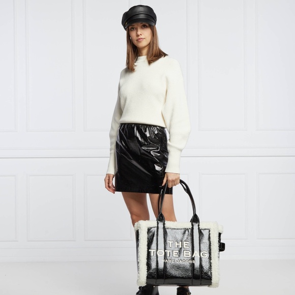 Marc Jacobs The Large Crinkle Teddy Tote - Black w/ White Trim - Picture 4 of 9